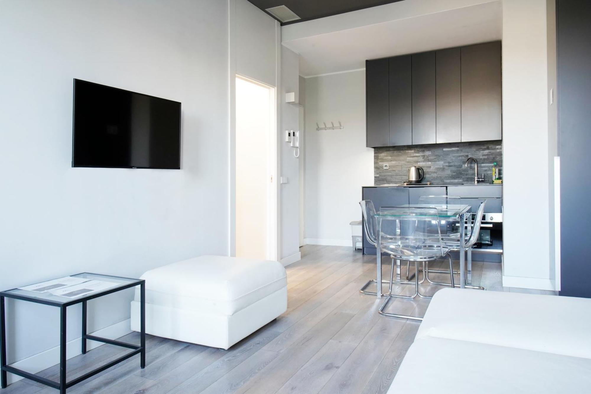Jewel Apartment Vista Duomo 100M 밀라노 외부 사진